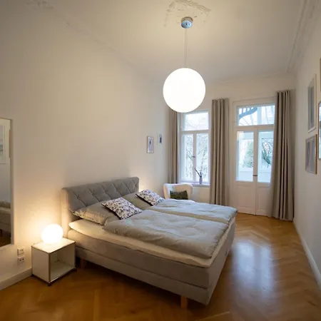 Charles & Kaetchen Design Zentrum