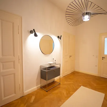 Charles & Kaetchen Design Zentrum *