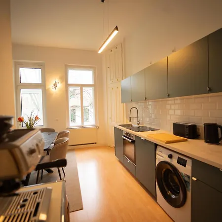 Charles & Kaetchen Design Zentrum Apartamento *